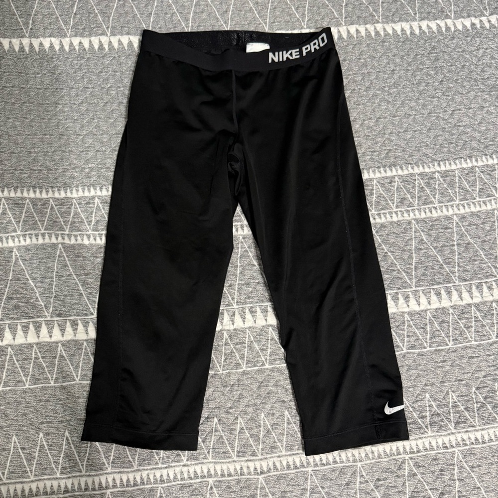 Nike Pro Black Capri Leggings